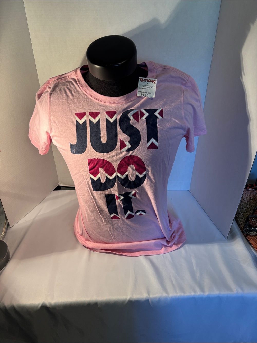 Nike Girls' Pink Short Sleeve 'Just Do It' Graphic Tee